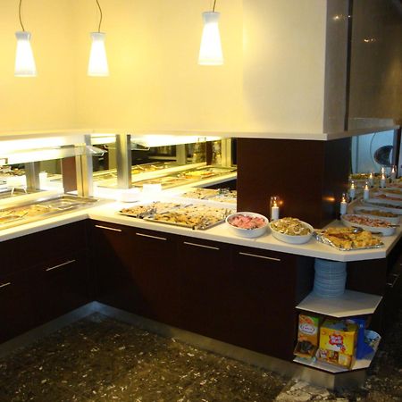 Hotel Bellevue Lignano Sabbiadoro Buitenkant foto