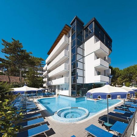 Hotel Bellevue Lignano Sabbiadoro Buitenkant foto