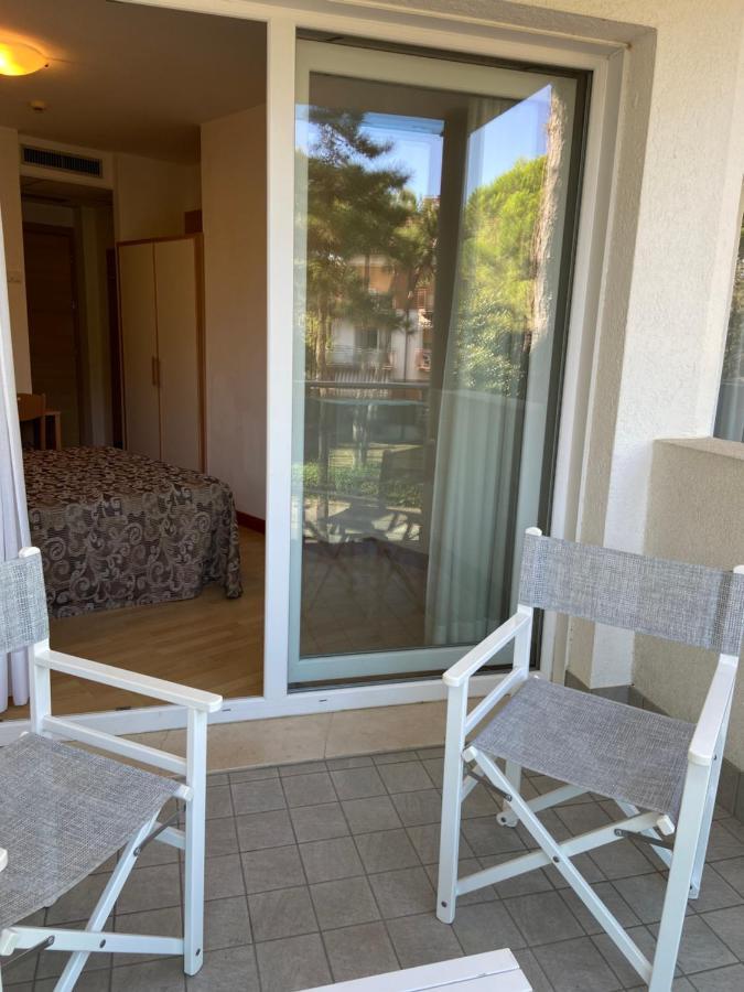 Hotel Bellevue Lignano Sabbiadoro Buitenkant foto