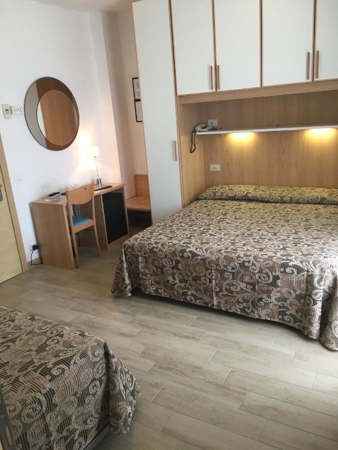 Hotel Bellevue Lignano Sabbiadoro Buitenkant foto