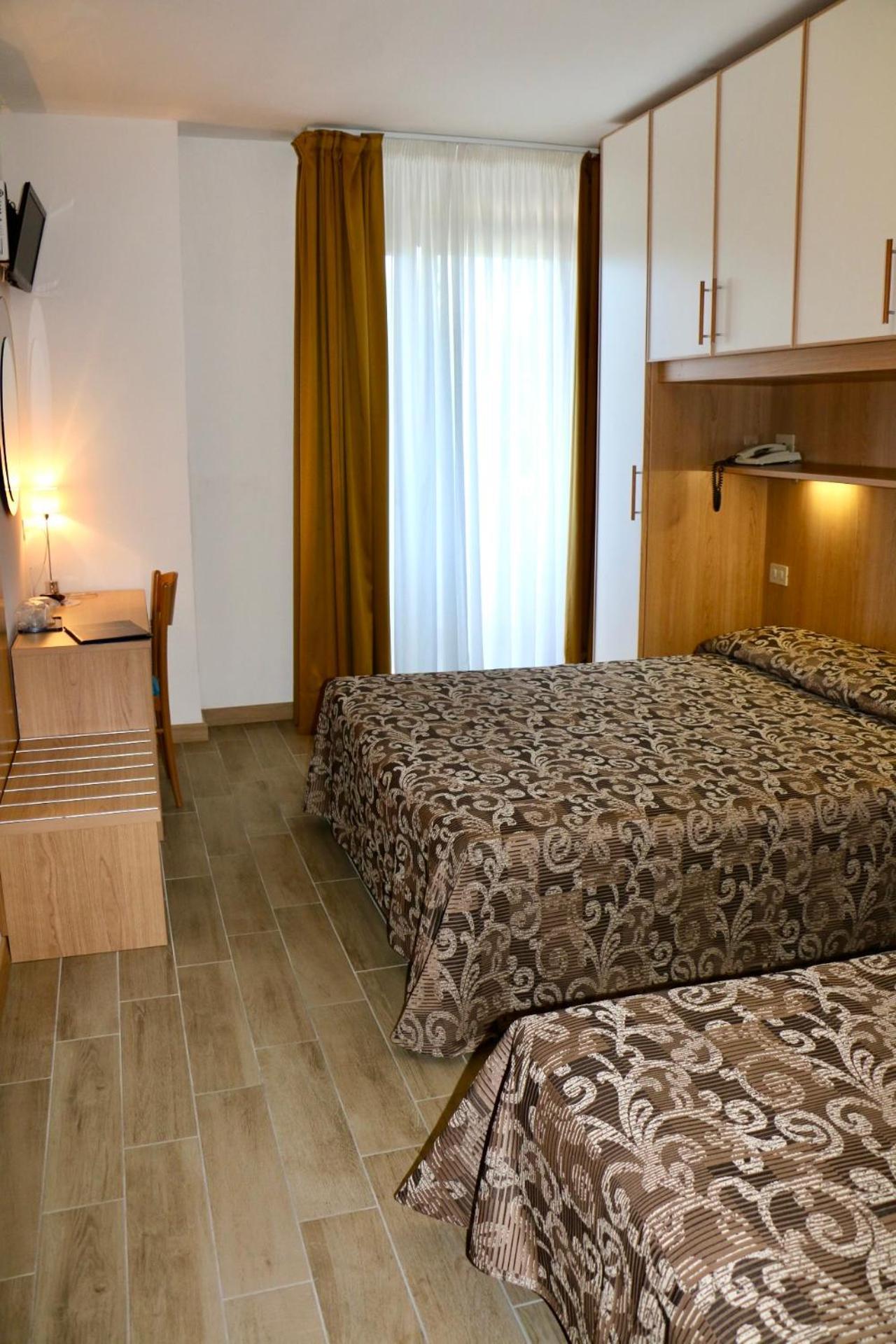 Hotel Bellevue Lignano Sabbiadoro Buitenkant foto