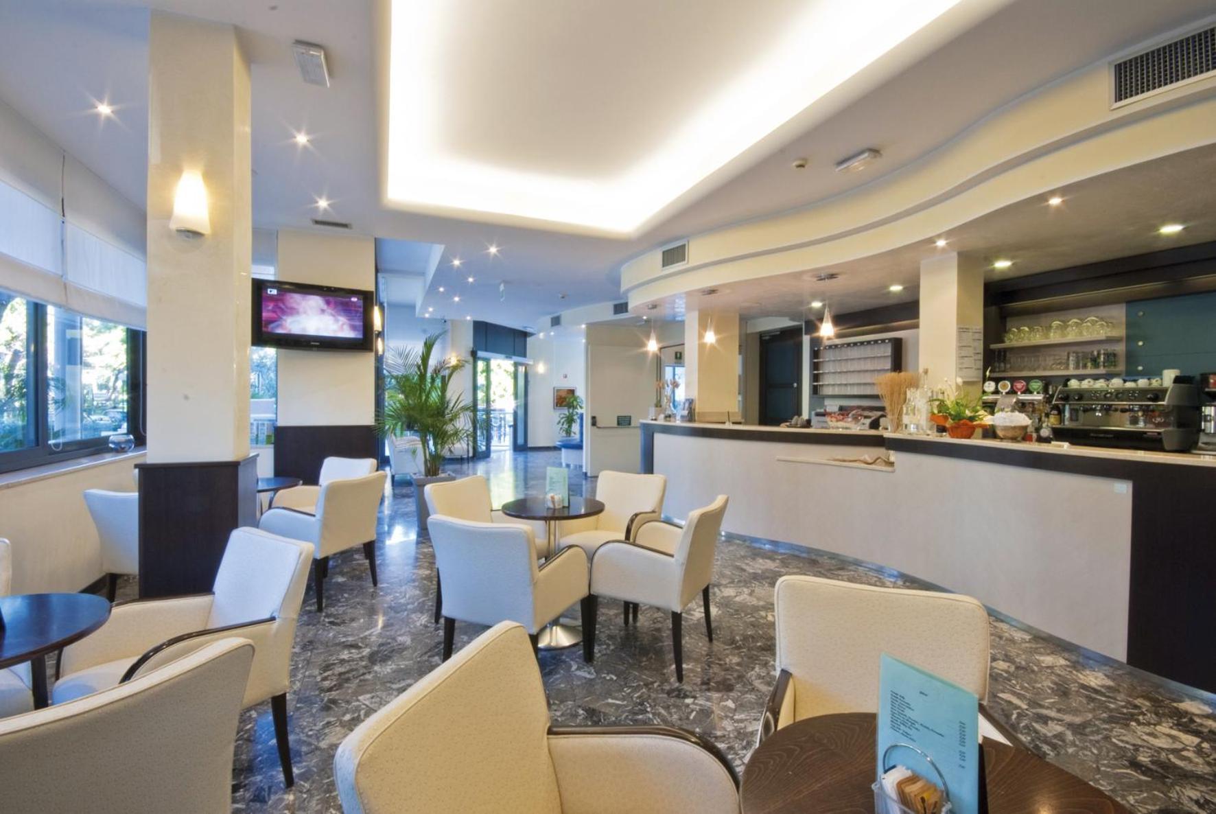 Hotel Bellevue Lignano Sabbiadoro Buitenkant foto