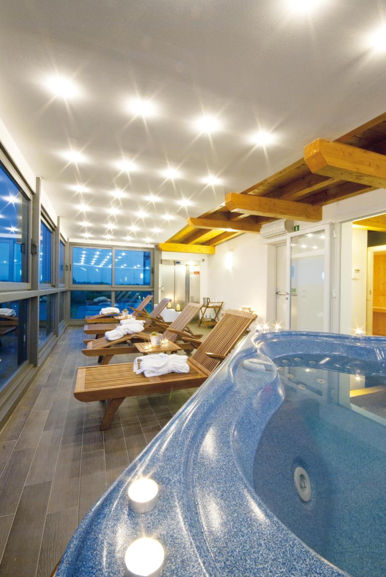 Hotel Bellevue Lignano Sabbiadoro Buitenkant foto