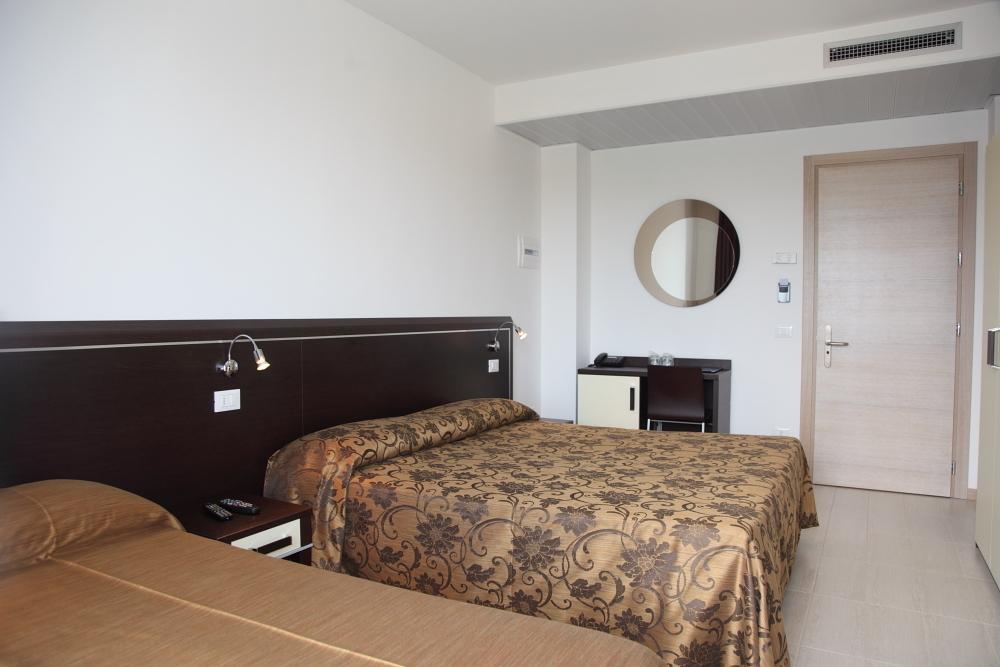 Hotel Bellevue Lignano Sabbiadoro Kamer foto