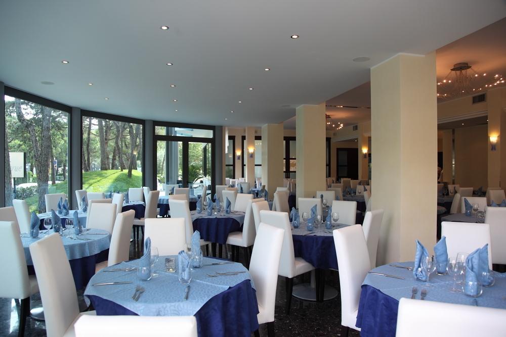 Hotel Bellevue Lignano Sabbiadoro Buitenkant foto