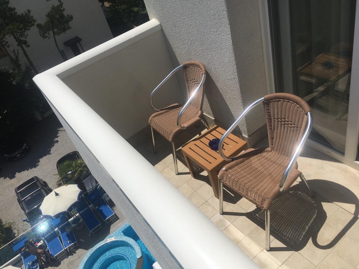 Hotel Bellevue Lignano Sabbiadoro Buitenkant foto