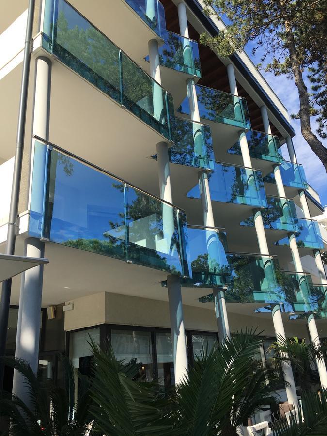 Hotel Bellevue Lignano Sabbiadoro Buitenkant foto