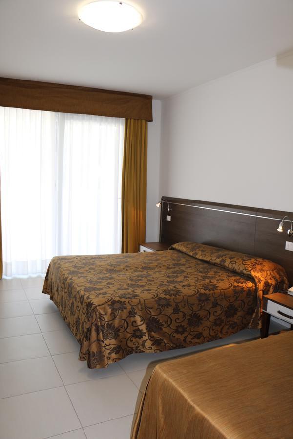 Hotel Bellevue Lignano Sabbiadoro Buitenkant foto