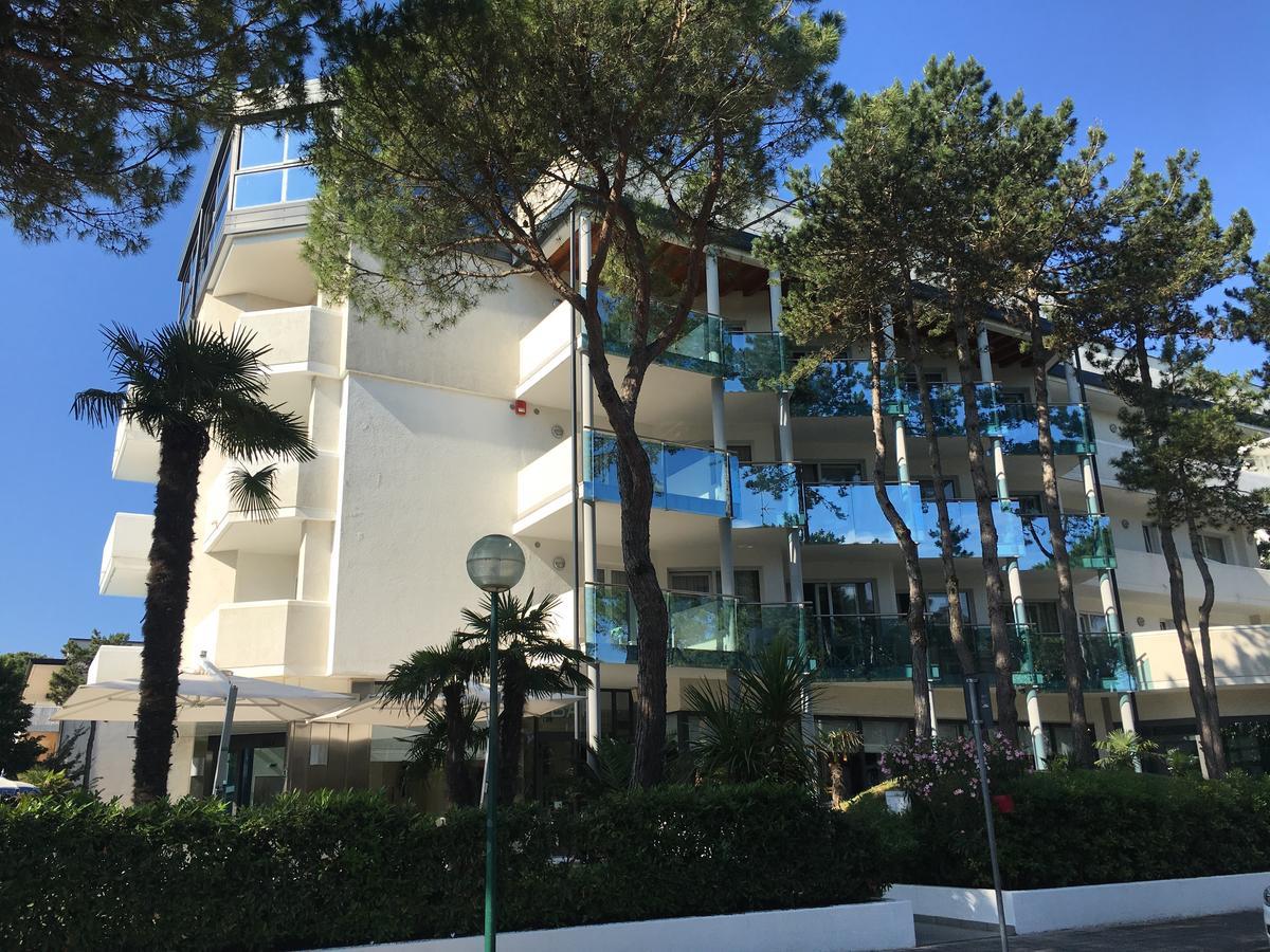 Hotel Bellevue Lignano Sabbiadoro Buitenkant foto