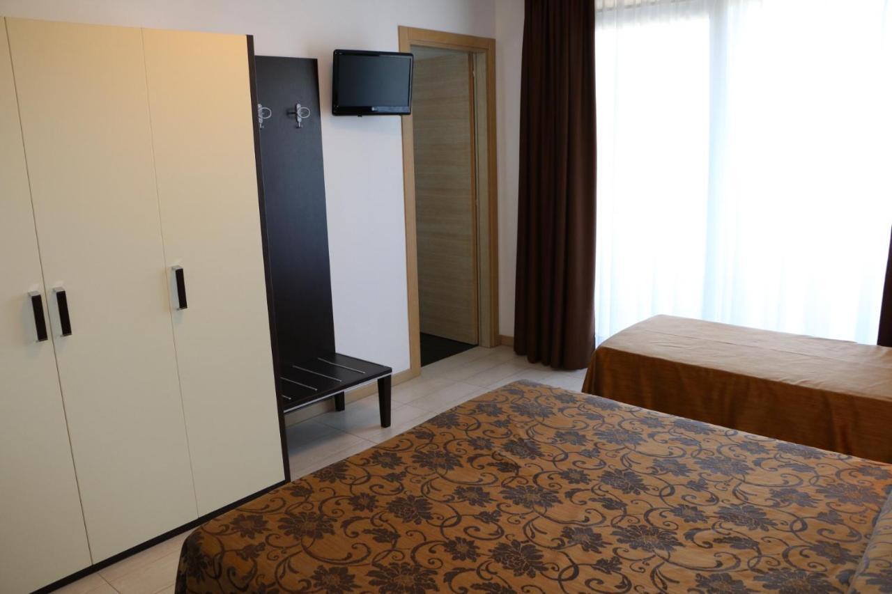 Hotel Bellevue Lignano Sabbiadoro Buitenkant foto