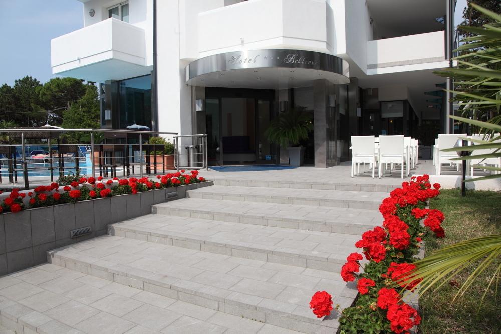 Hotel Bellevue Lignano Sabbiadoro Buitenkant foto