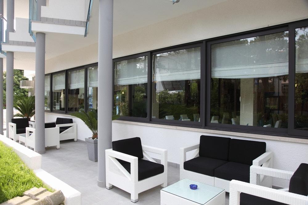 Hotel Bellevue Lignano Sabbiadoro Buitenkant foto